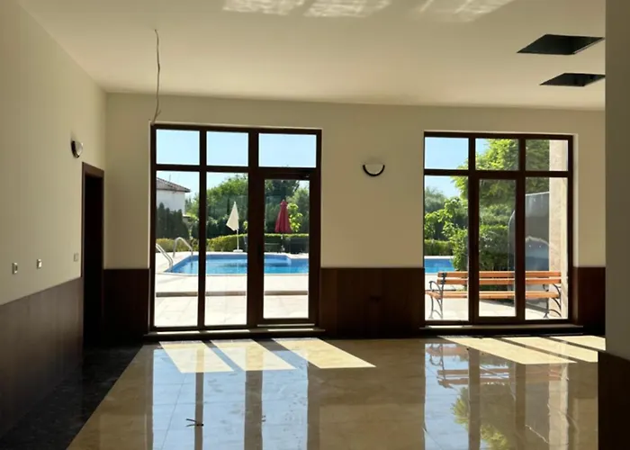 Relaxing In Shartrez